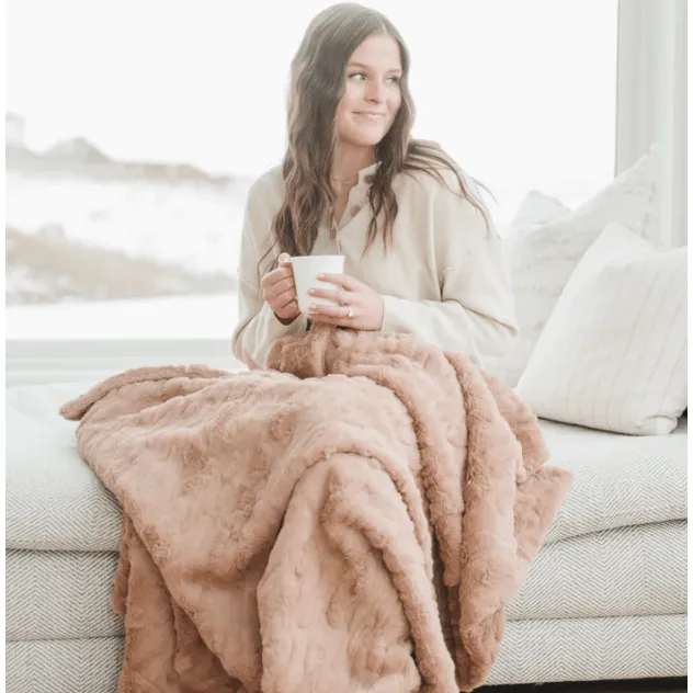Saranoni Patterned Faux Fur Throw Blankets
